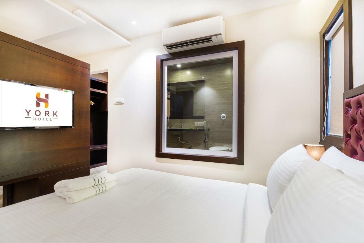York Hotel Kochi Exterior photo