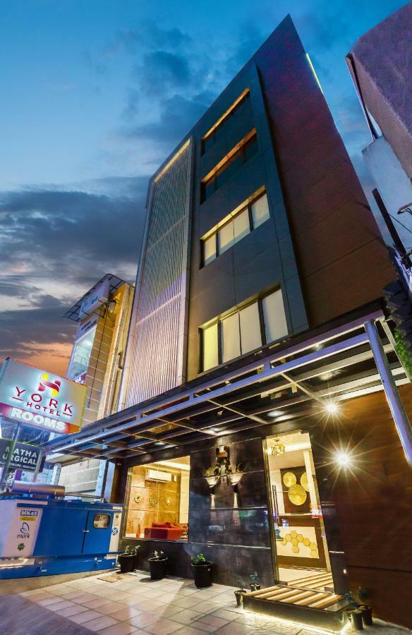 York Hotel Kochi Exterior photo
