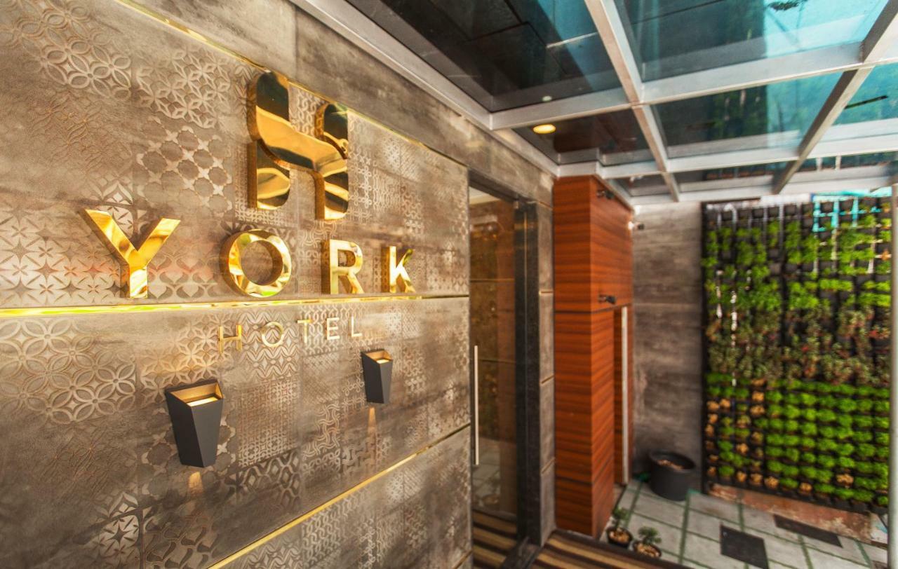 York Hotel Kochi Exterior photo